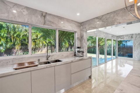 Casa en alquiler en Fort Lauderdale, Florida, 4 dormitorios, 197.7 m2 № 1968777 - foto 12