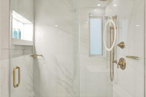 Casa en alquiler en Fort Lauderdale, Florida, 4 dormitorios, 197.7 m2 № 1968777 - foto 20