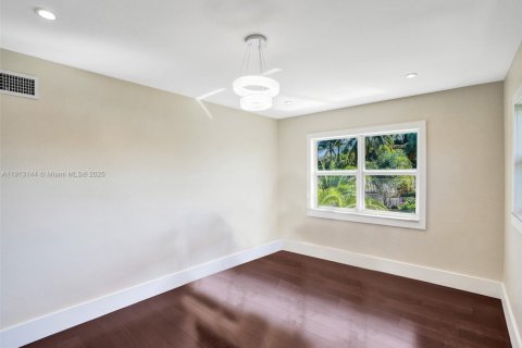 Casa en alquiler en Fort Lauderdale, Florida, 4 dormitorios, 197.7 m2 № 1968777 - foto 23