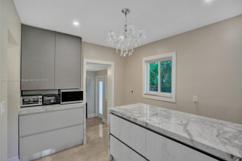 Casa en alquiler en Fort Lauderdale, Florida, 4 dormitorios, 197.7 m2 № 1968777 - foto 18