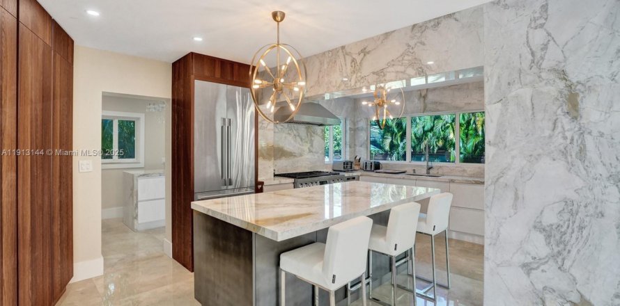 Casa en Fort Lauderdale, Florida 4 dormitorios, 197.7 m2 № 1968777