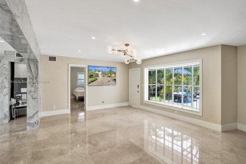 Casa en alquiler en Fort Lauderdale, Florida, 4 dormitorios, 197.7 m2 № 1968777 - foto 6