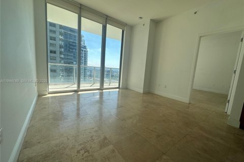 Condo in Miami, Florida, 1 bedroom  № 2002688 - photo 7