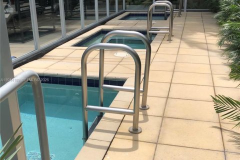 Condo in Miami, Florida, 1 bedroom  № 2002688 - photo 19