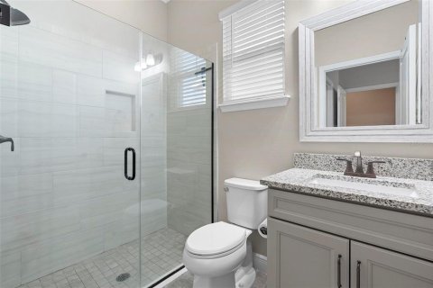 House in Winter Garden, Florida 5 bedrooms, 372.91 sq.m. № 1824271 - photo 17