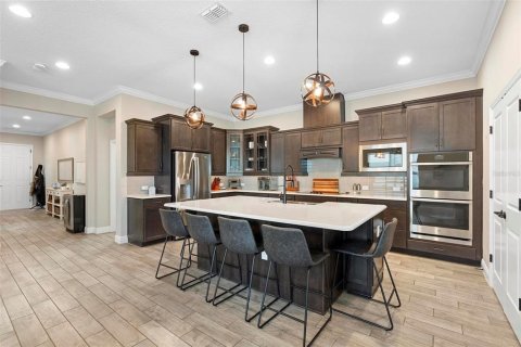 House in Winter Garden, Florida 5 bedrooms, 372.91 sq.m. № 1824271 - photo 5