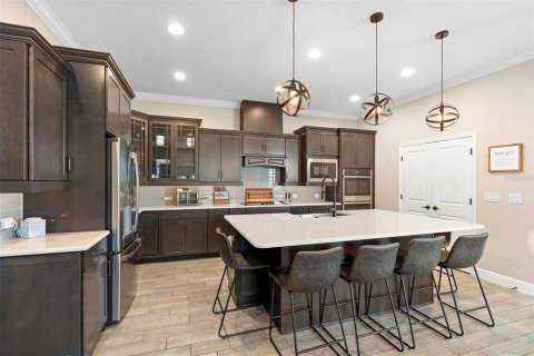 House in Winter Garden, Florida 5 bedrooms, 372.91 sq.m. № 1824271 - photo 4