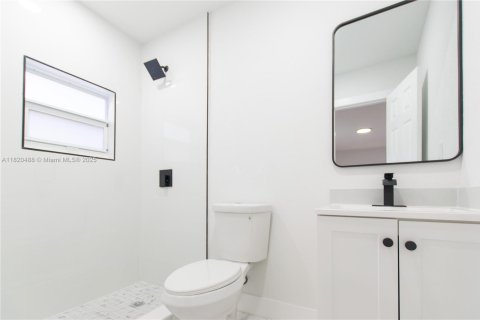 House in Miami, Florida 3 bedrooms № 1794710 - photo 13