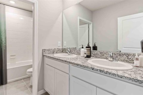 House in Wesley Chapel, Florida 4 bedrooms, 304.53 sq.m. № 2235657 - photo 14