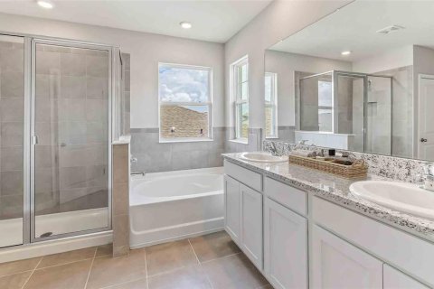 House in Wesley Chapel, Florida 4 bedrooms, 304.53 sq.m. № 2235657 - photo 11