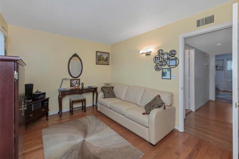 Купить кондоминиум в Сент-Питерсберг, Флорида 5 комнат, 97.27м2, № 2097376 - фото 16