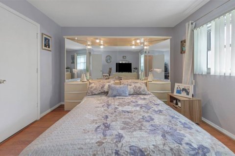 Купить кондоминиум в Сент-Питерсберг, Флорида 5 комнат, 97.27м2, № 2097376 - фото 11