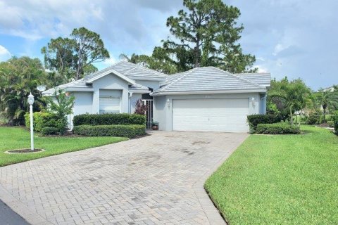 Casa en alquiler en Punta Gorda, Florida, 2 dormitorios, 118.73 m2 № 1821270 - foto 1