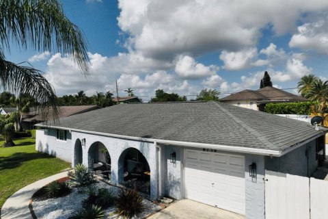 Villa ou maison à vendre à Lake Worth, Floride: 3 chambres, 142.14 m2 № 2146731 - photo 2