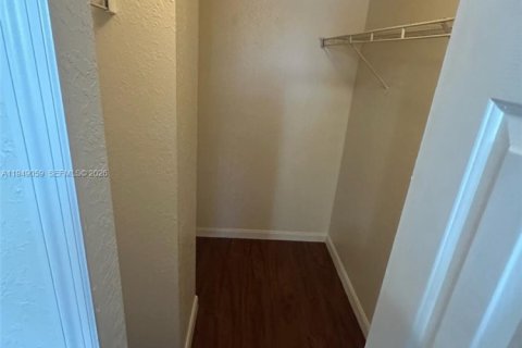 Снять в аренду таунхаус в Хомстед, Флорида 4 спальни, 132.2м2, № 2004863 - фото 20