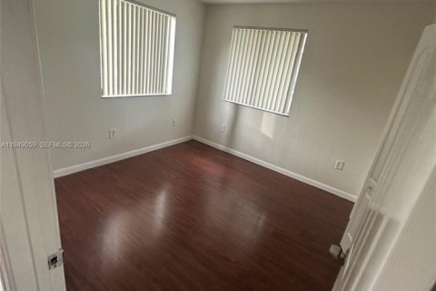 Снять в аренду таунхаус в Хомстед, Флорида 4 спальни, 132.2м2, № 2004863 - фото 23