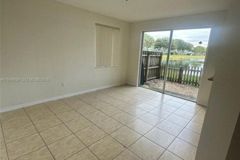 Снять в аренду таунхаус в Хомстед, Флорида 4 спальни, 132.2м2, № 2004863 - фото 8