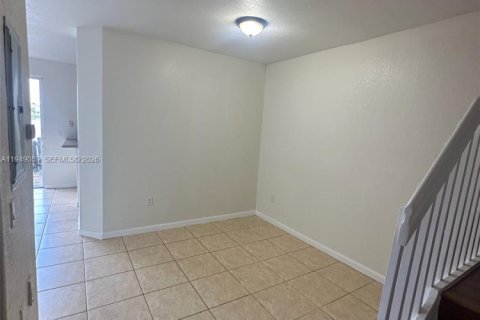 Снять в аренду таунхаус в Хомстед, Флорида 4 спальни, 132.2м2, № 2004863 - фото 7