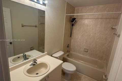 Снять в аренду таунхаус в Хомстед, Флорида 4 спальни, 132.2м2, № 2004863 - фото 26