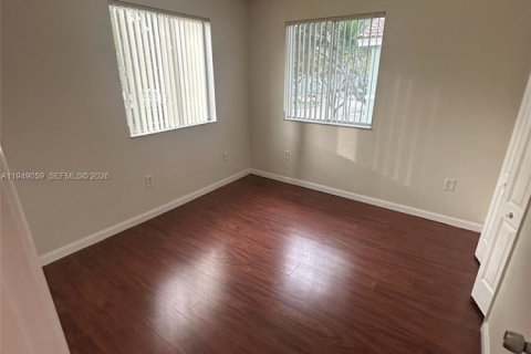 Снять в аренду таунхаус в Хомстед, Флорида 4 спальни, 132.2м2, № 2004863 - фото 24