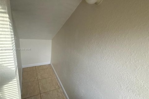 Снять в аренду таунхаус в Хомстед, Флорида 4 спальни, 132.2м2, № 2004863 - фото 15