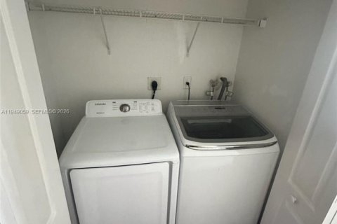 Снять в аренду таунхаус в Хомстед, Флорида 4 спальни, 132.2м2, № 2004863 - фото 22