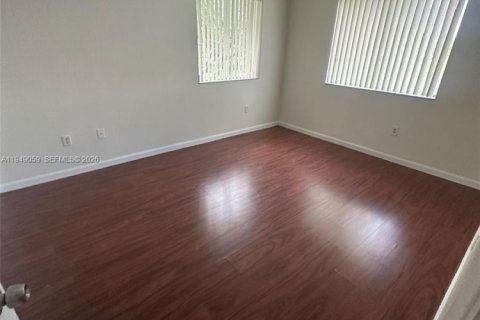 Снять в аренду таунхаус в Хомстед, Флорида 4 спальни, 132.2м2, № 2004863 - фото 28