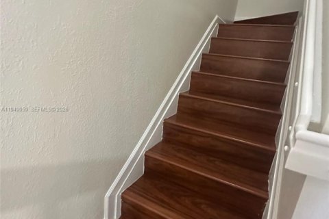 Снять в аренду таунхаус в Хомстед, Флорида 4 спальни, 132.2м2, № 2004863 - фото 19