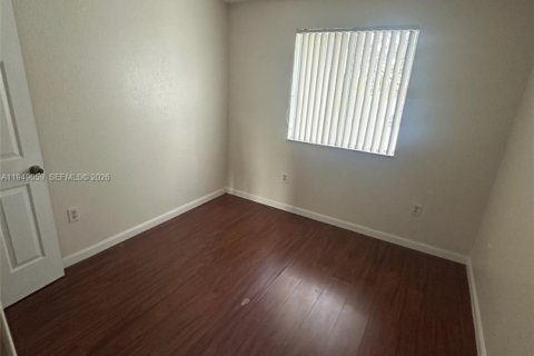 Снять в аренду таунхаус в Хомстед, Флорида 4 спальни, 132.2м2, № 2004863 - фото 29