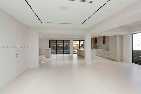 Casa en alquiler en Miami, Florida, 4 dormitorios, 275.18 m2 № 2278710 - foto 12