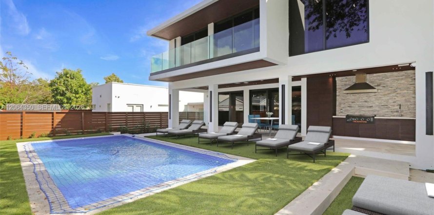 Casa en Miami, Florida 4 dormitorios, 275.18 m2 № 2278710