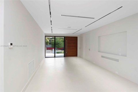 Casa en alquiler en Miami, Florida, 4 dormitorios, 275.18 m2 № 2278710 - foto 18