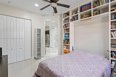House in Dania Beach, Florida 3 bedrooms, 163.88 sq.m. № 1891936 - photo 27