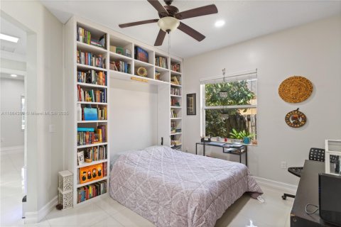 House in Dania Beach, Florida 3 bedrooms, 163.88 sq.m. № 1891936 - photo 24