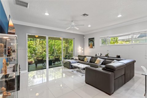 House in Dania Beach, Florida 3 bedrooms, 163.88 sq.m. № 1891936 - photo 16