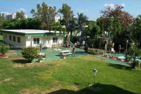 Copropriété à vendre à Hallandale Beach, Floride: 2 chambres, 89.19 m2 № 1933791 - photo 3