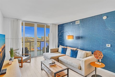 Casa en venta en Hallandale Beach, Florida, 2 dormitorios, 96.34 m2 № 1862167 - foto 4