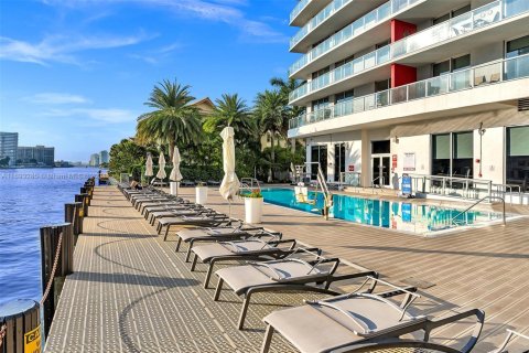 Casa en venta en Hallandale Beach, Florida, 2 dormitorios, 96.34 m2 № 1862167 - foto 18
