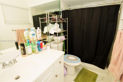 Casa en venta en Cutler Bay, Florida, 3 dormitorios, 127.18 m2 № 1861258 - foto 26