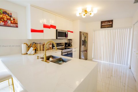 Casa en venta en Cutler Bay, Florida, 3 dormitorios, 127.18 m2 № 1861258 - foto 17