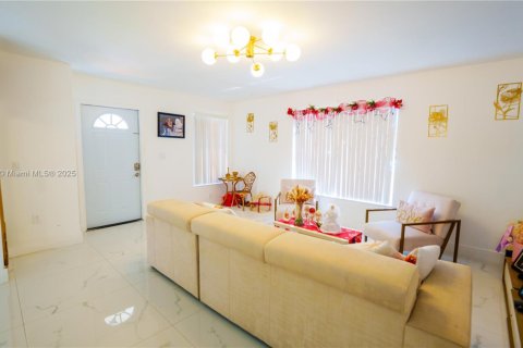 Casa en venta en Cutler Bay, Florida, 3 dormitorios, 127.18 m2 № 1861258 - foto 14