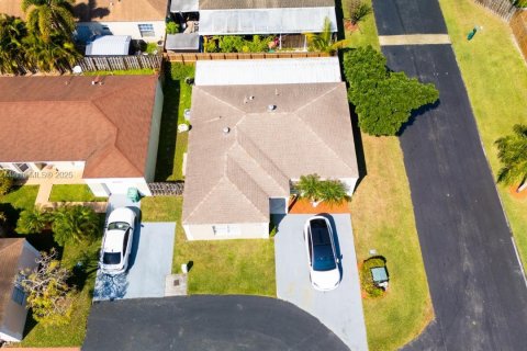 Casa en venta en Cutler Bay, Florida, 3 dormitorios, 127.18 m2 № 1861258 - foto 9
