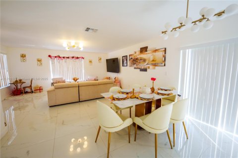 Casa en venta en Cutler Bay, Florida, 3 dormitorios, 127.18 m2 № 1861258 - foto 15