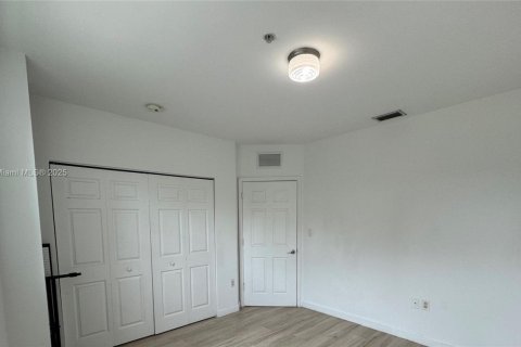 Apartment in Miami, Florida 1 bedroom, 66.89 sq.m. № 1932811 - photo 2
