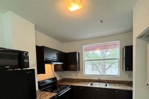 Apartment in Miami, Florida 1 bedroom, 66.89 sq.m. № 1932811 - photo 3