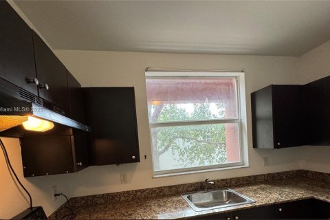 Apartment in Miami, Florida 1 bedroom, 66.89 sq.m. № 1932811 - photo 4