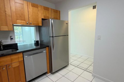 Copropriété à louer à Miami, Floride: 2 chambres, 74.69 m2 № 1965240 - photo 4