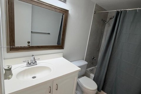 Copropriété à louer à Miami, Floride: 2 chambres, 74.69 m2 № 1965240 - photo 8