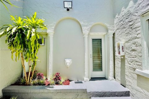 Villa ou maison à Miami, Floride 2 chambres, 91.04 m2 № 2064285