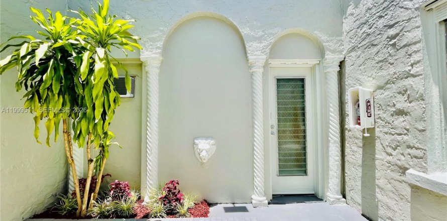 Villa ou maison à Miami, Floride 2 chambres, 91.04 m2 № 2064285